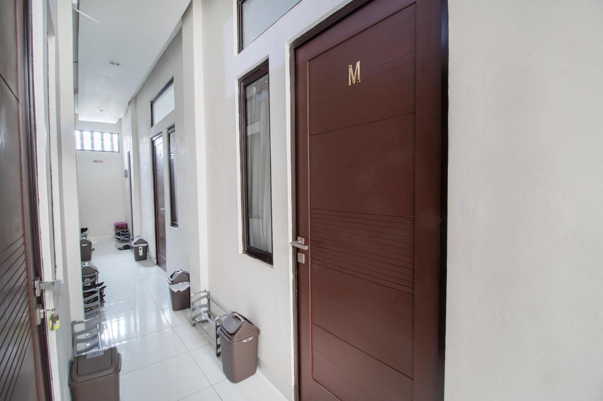 Oyo 3253 Sofia Residence Telukjambe Exterior foto